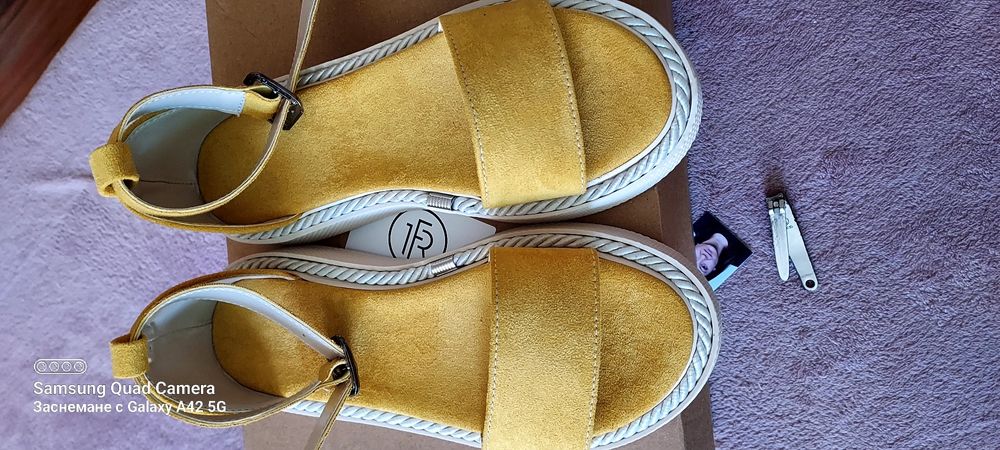 Нови сандали в жълто
