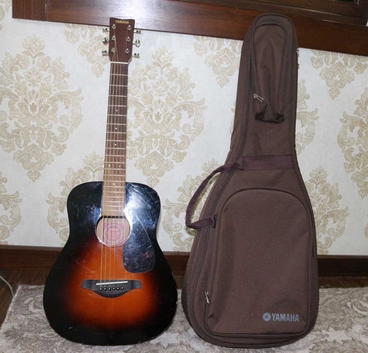 Акустическая уменьшенная гитара YAMAHA JR 2 TBS + оригинальный чехол.