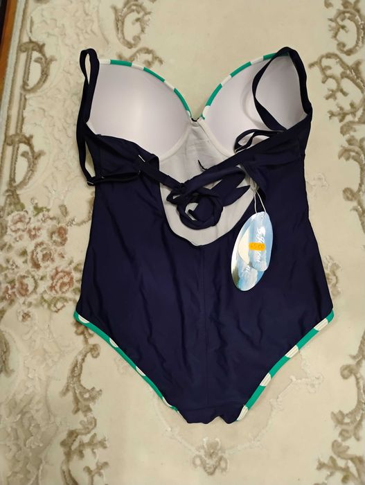 Costum de baie întreg Nou