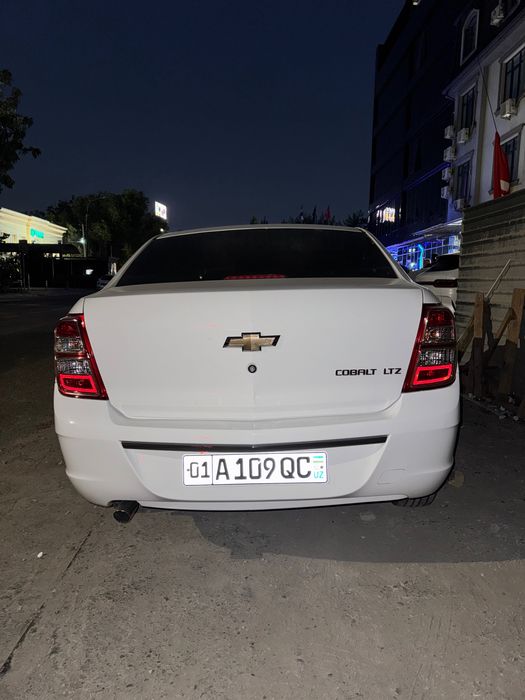 Автомобиль Кобальт