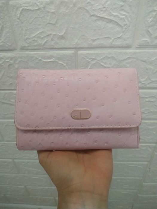 Дамски портмонета