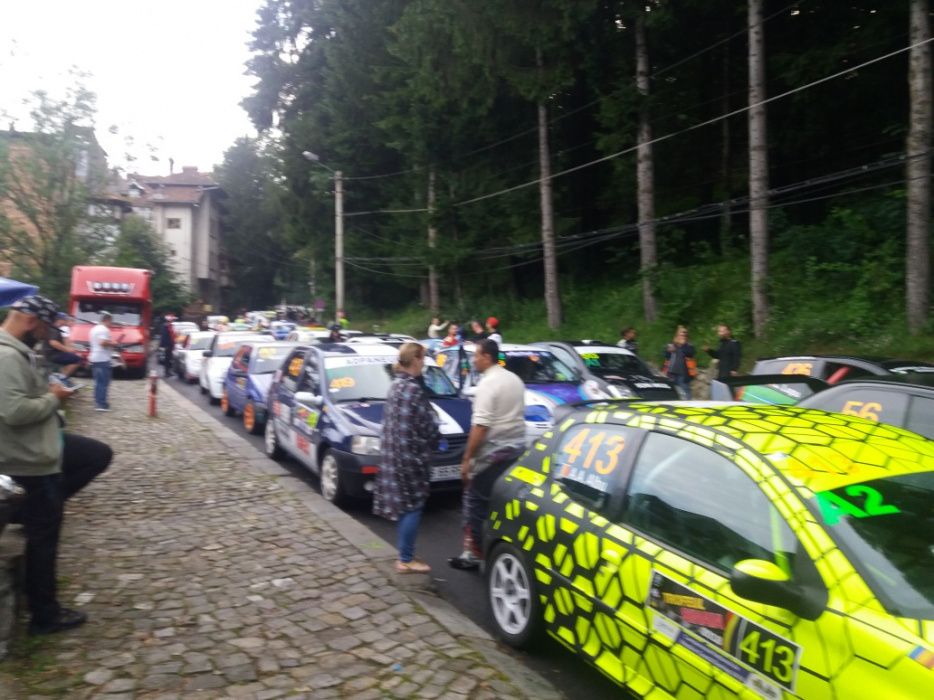 Tractari auto macara 7 locuri  Service deblocari non stop Azuga Busten