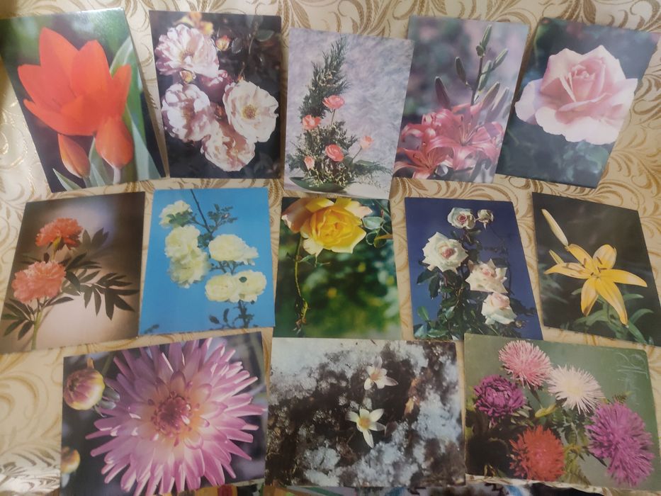 Продам открытки со цветами.