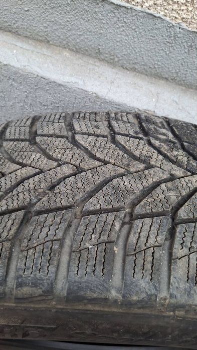 Продавам 4 зимни гуми Nexen 235/55 R19 – Made in Korea