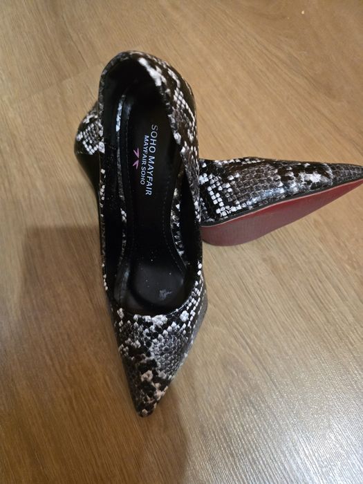 Змийска елегантни обувки