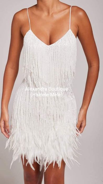 Rochie cu pene si franjuri stralucitori