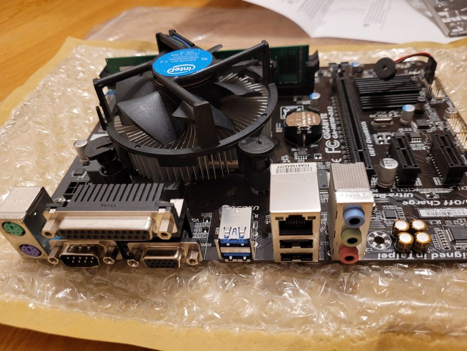 Kit MB Gigabyte GA-H81M-DS2,Rev.3.0,Intel i5 4590,8Gb DDR3 1600Mhz,imp