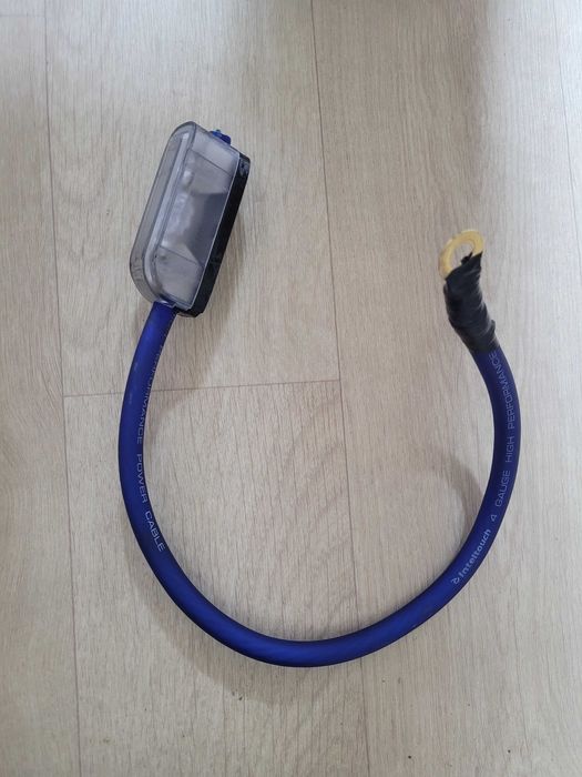 Subwoofer sotiladi kamplekt.