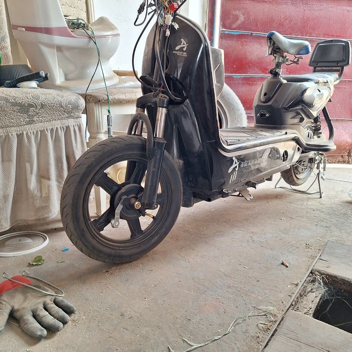 Продам скутер аманаты х5