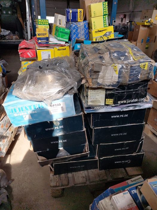 Afacere Piese Camioan Piese Tir Lichidare stock