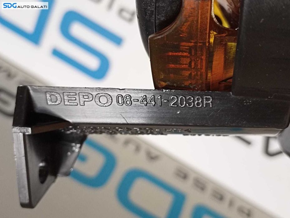 Proiector Ceata Dreapta din Bara Spoiler Fata Volkswagen Golf 6 2008 - 2014 Cod 04-441-2038R [M6796]