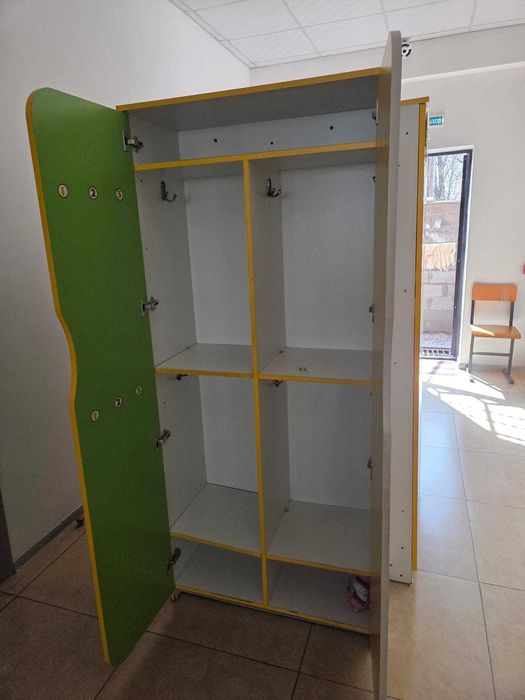 шкаф раздевалка детская.