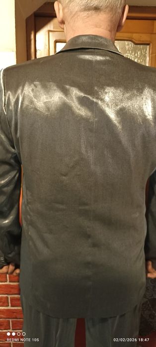 Costum nou pentru ocazii , nefolosit