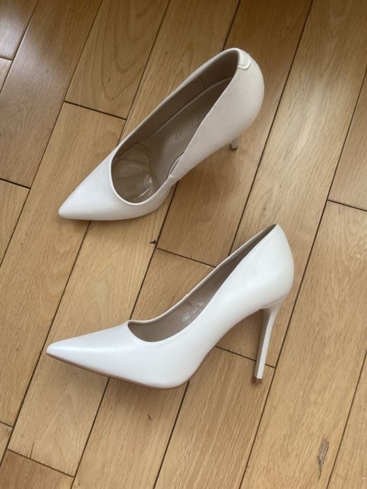 Обувки на ток Tendenz