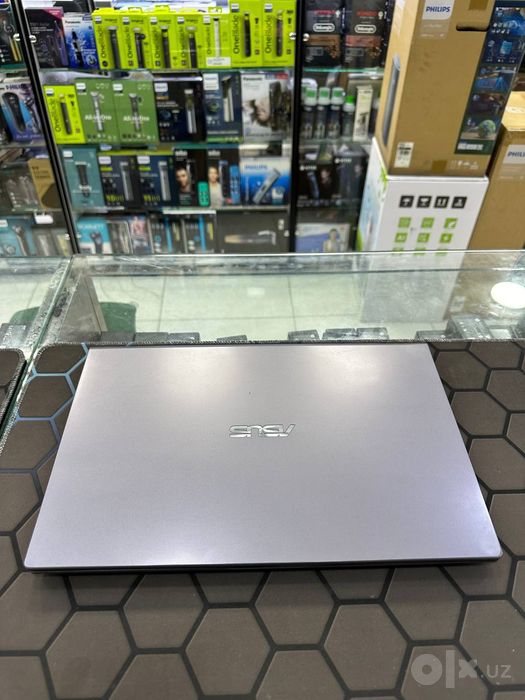 Ноутбук Asus серого цвета
