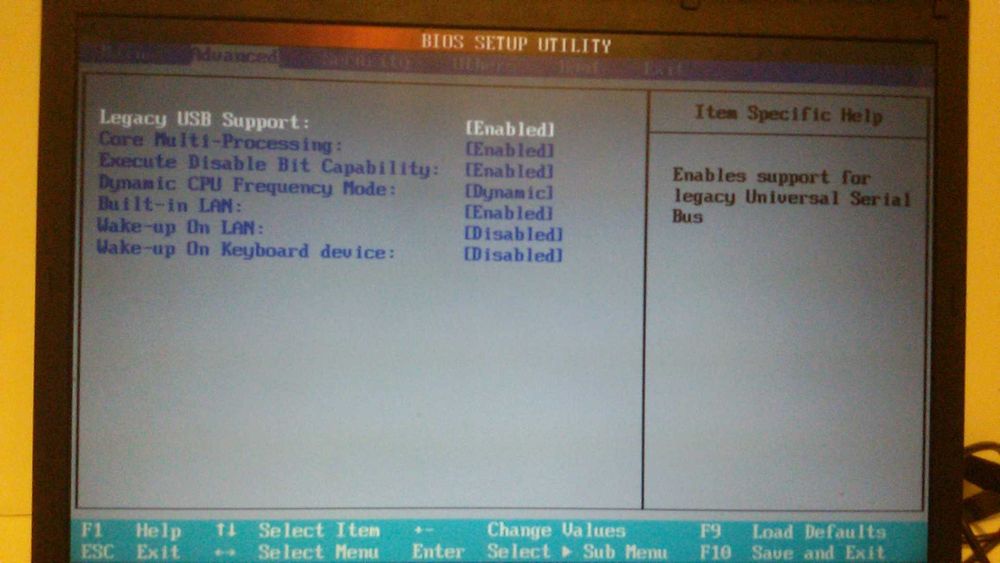 Лаптоп Toshiba Satellite L40-14F с дефекти за лека работа или за части