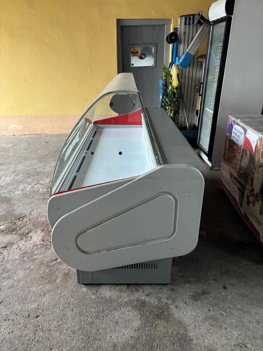 Vand Vitrina Frugorifica Mezeluri 2m FARA Agregat (motor)