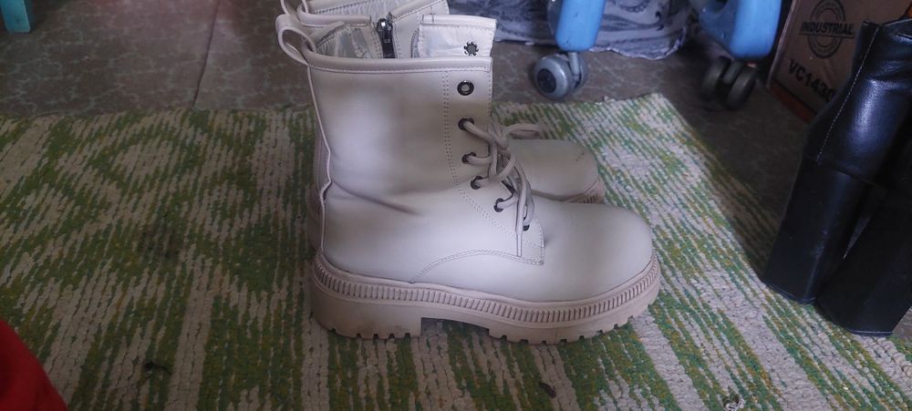 Сапоклар сотилади