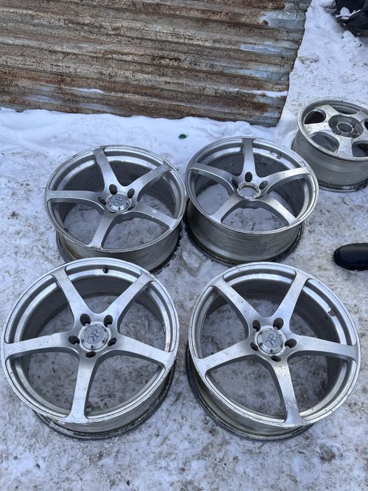 Продам диски оригинальные 18