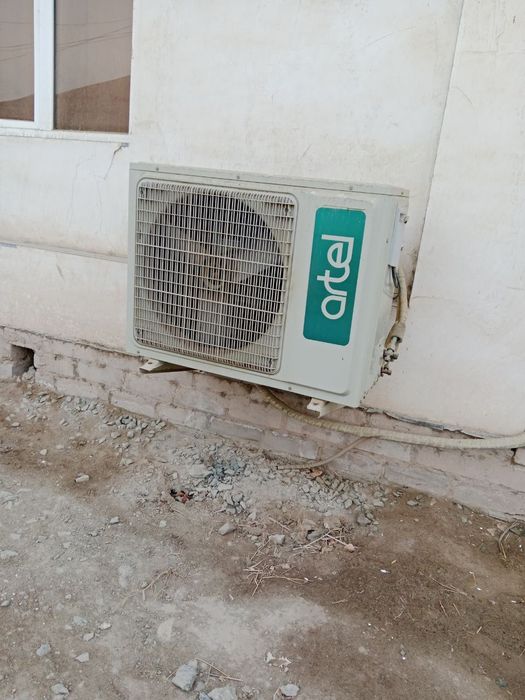 Konditsioner sotiladi srochniga