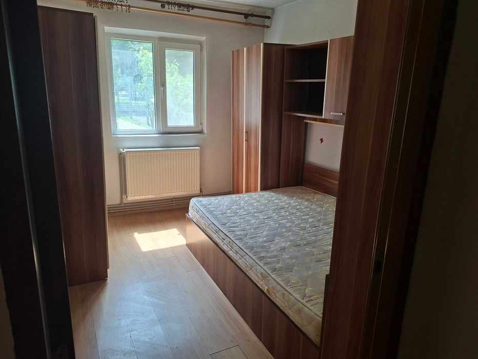 Vand apartament 3 camere