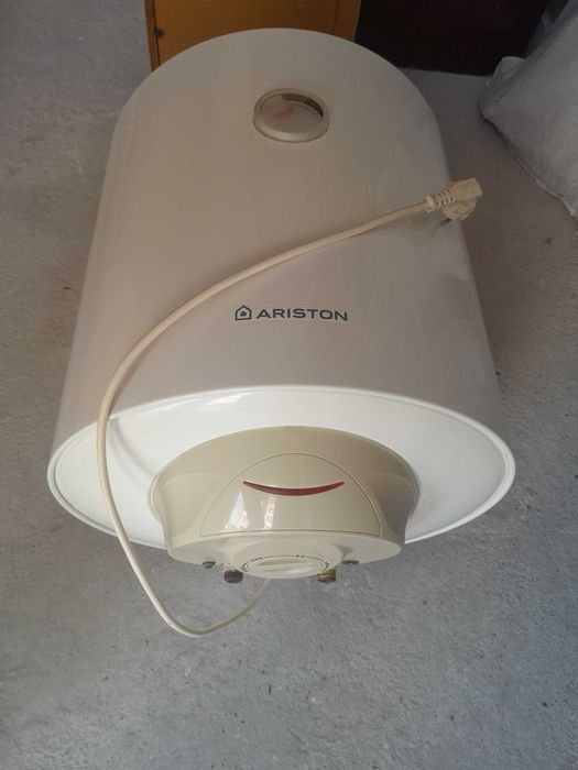 Аристон Аристон Аристон