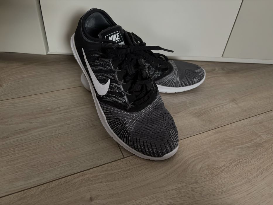 Женски обувки на NIKE