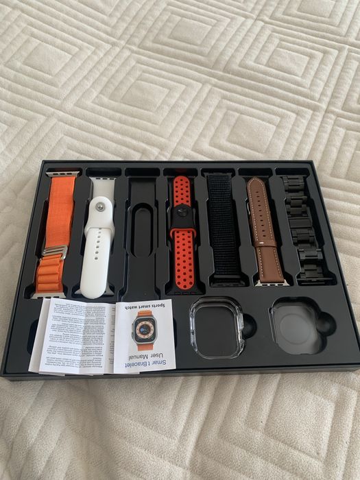 Электронные часы в хорошем состоянии