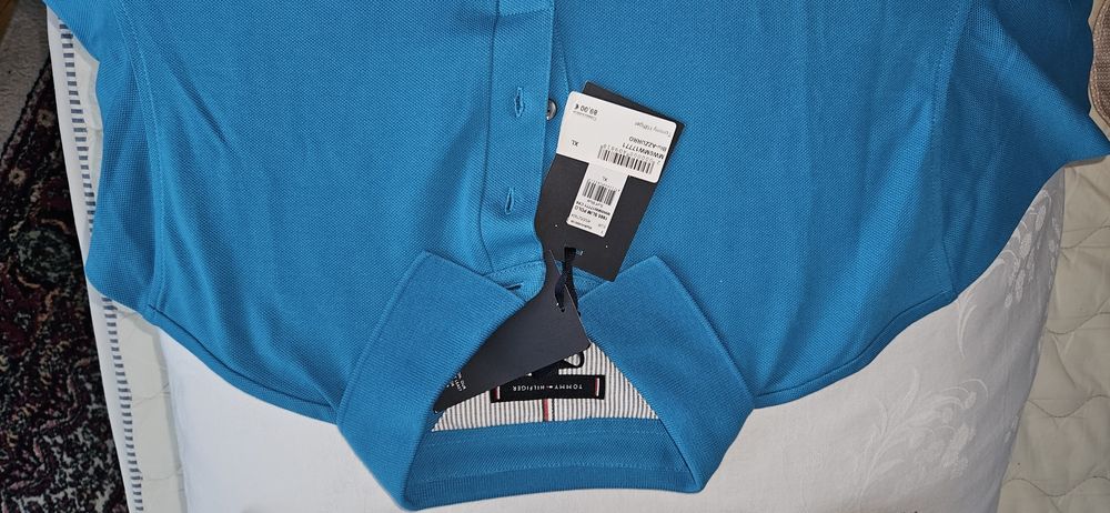 Vând tricou Tommy Hilfiger XL slim fit