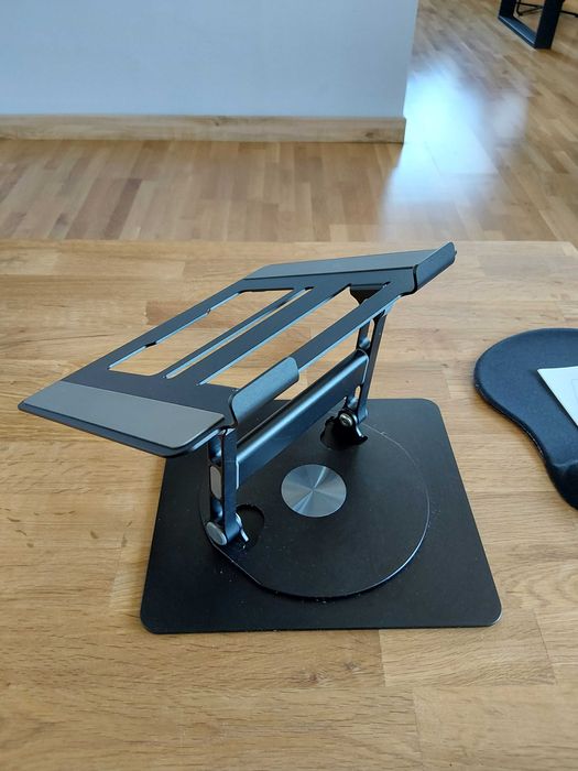 Стойка за лаптоп + подарък килимче за мишка