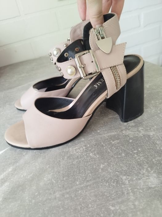 Женские туфли ..