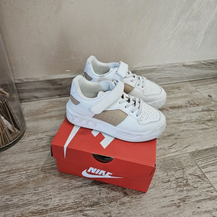 Детски сникърси за момиче