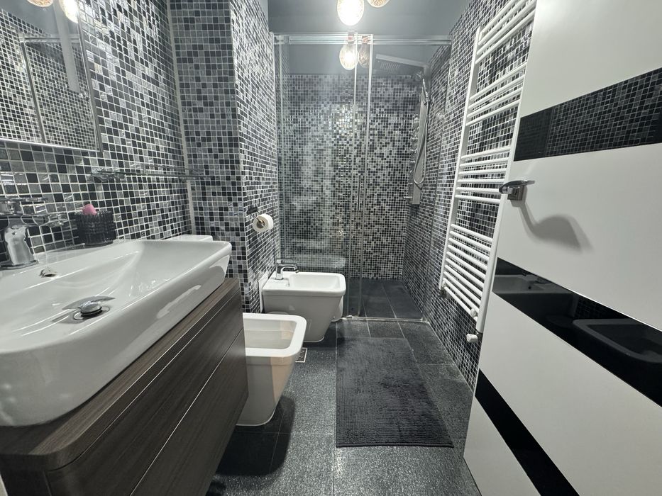 Inchiriez apartament