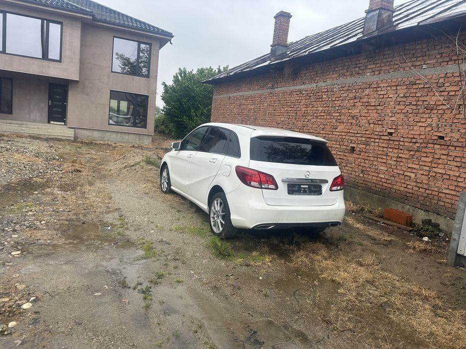 MERCEDES B200 An 2018