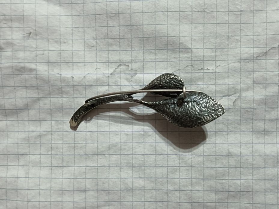 Брошка серебриная