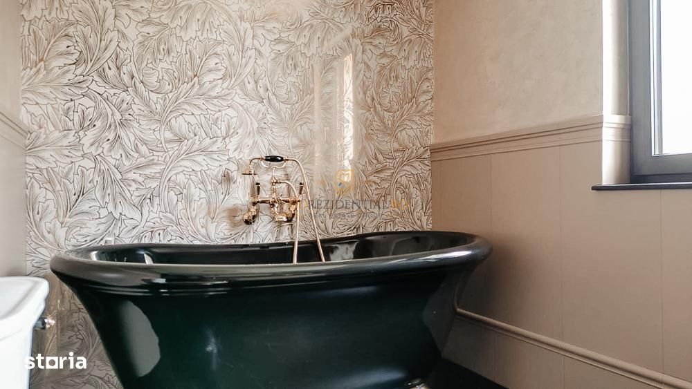 Apartament exclusivist tip duplex, 7 camere + curte, zona Parcul Carol