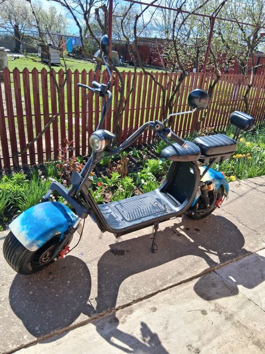 Vînd scuter electric