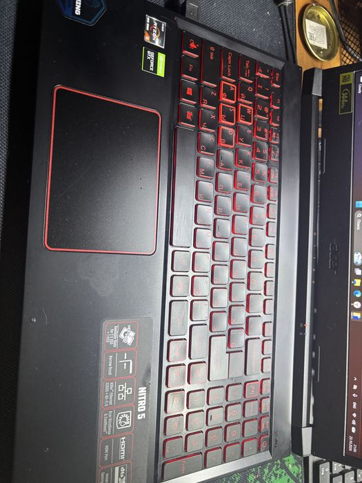 Nitro 5 /Gtx 1650/2 ssd по 500гб