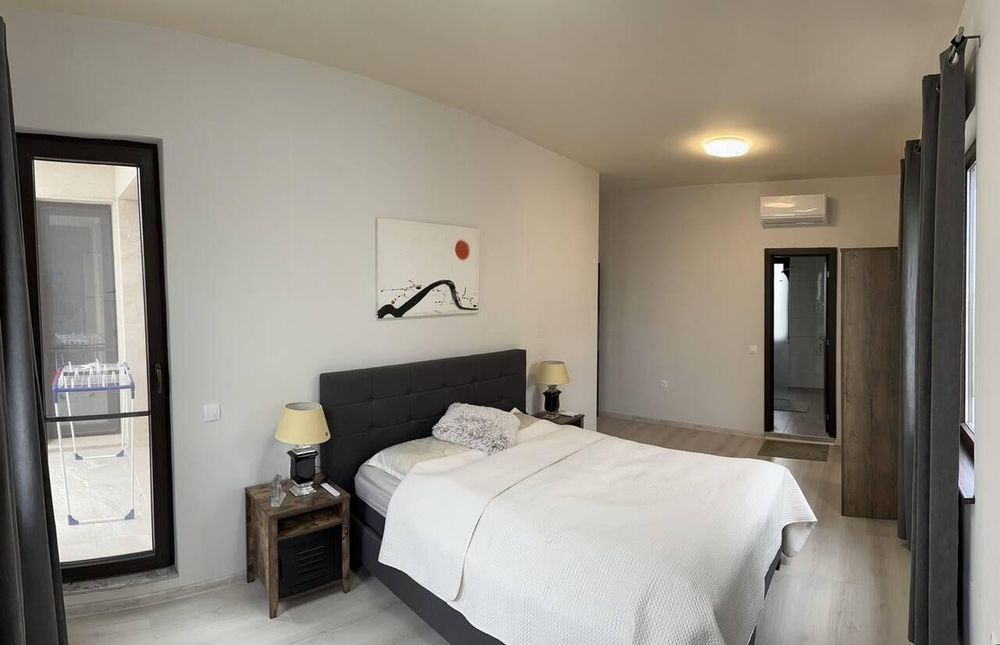 Дава се под наем Къща в Бургас, Сарафово - 220 кв.м за 1122 € - Снимка #4