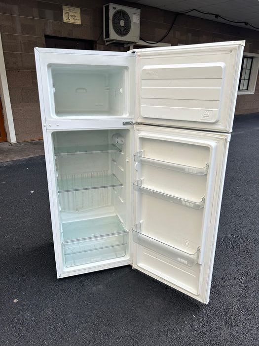 Холодильник Indesit