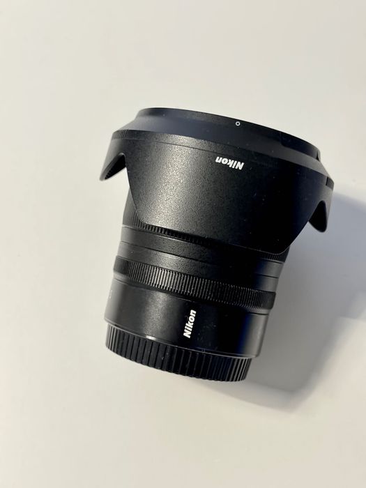 Nikon Z 24–70mm f/4 S (S-Line) – професионален обектив, отл. състояние