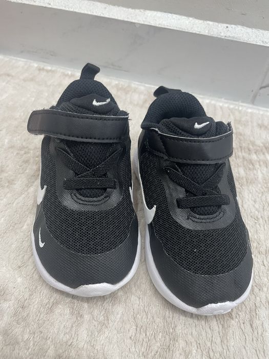 Nike Revolution 7-22 номер