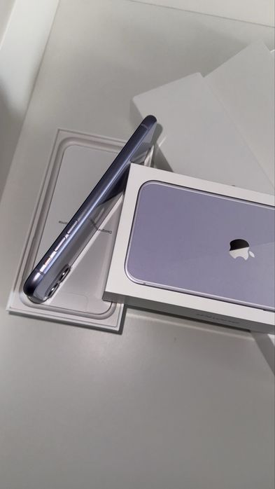 iPhone 11 purple 64GB + Apple Watch SE 40 mm слушалки и зарядно айфон