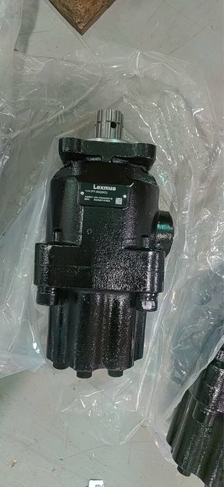 P7-63 —поршневой гидронасос.