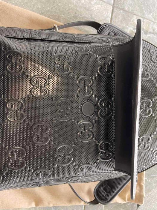 Gucci Черна Раница Релефна Естествена Перфорирана Кожа Гучи Автентична