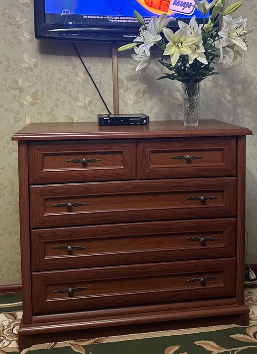 Продам спальный гарнитур, камод,стенку