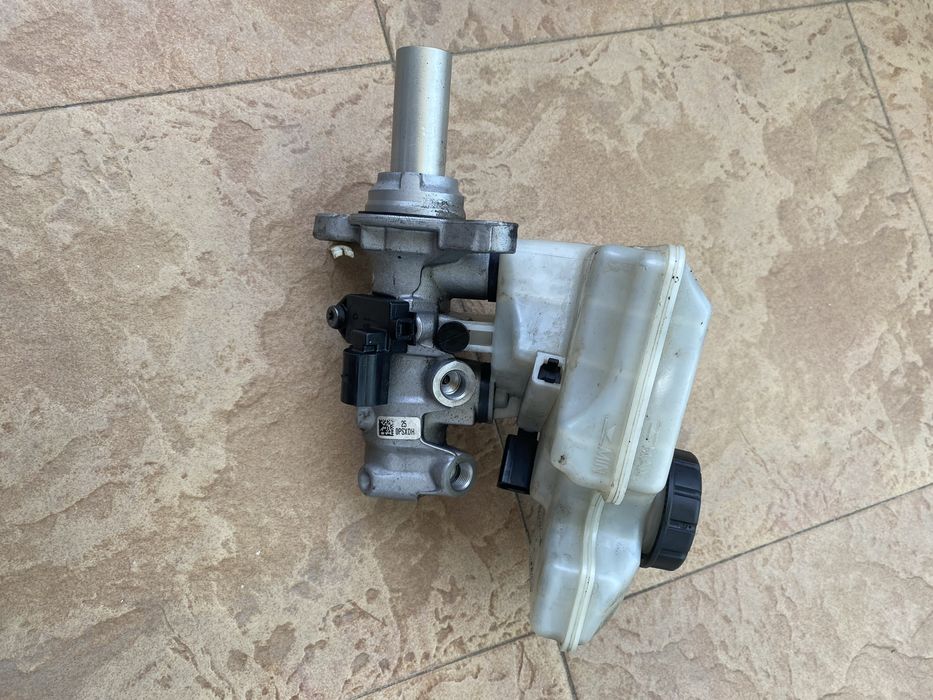 Спирачна помпа VW Passat B8