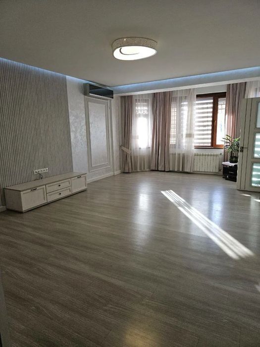 Паркентский базар, Ресторан Уммон
Новостройка Golden House