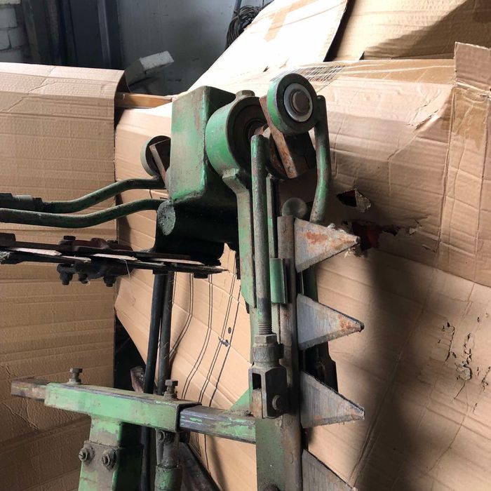 Машина за контурна резидба на лозя