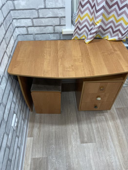 Письменный стол